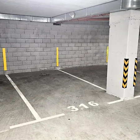 Luxury 2 Room Flat Free Parking, Pool And Wifi Varna
