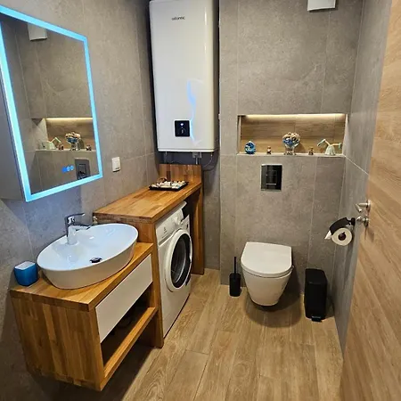 Luxury 2 Room Flat Free Parking, Pool And Wifi Lejlighed *