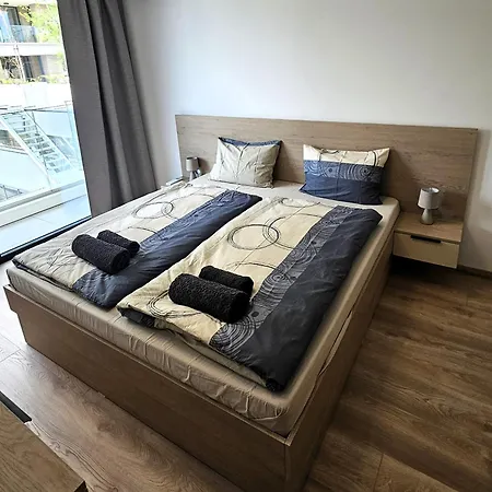 Luxury 2 Room Flat Free Parking, Pool And Wifi