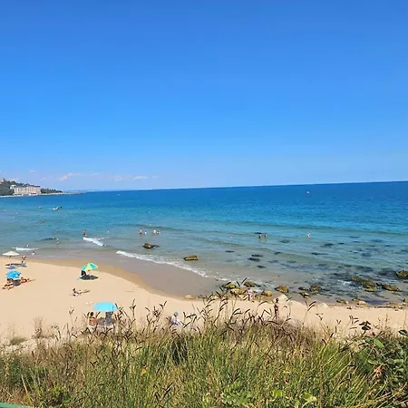 Luxury 2 Flat Free Parking, Pool And Wifi Apartament *