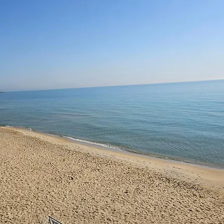 Luxury 2 Flat Free Parking, Pool And Wifi Lägenhet Varna