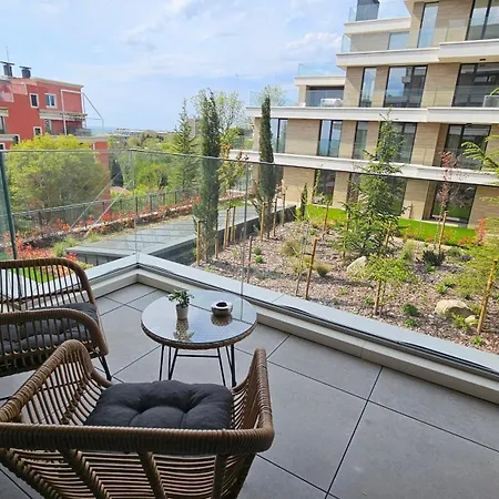Luxury 2 Room Flat Free Parking, Pool And Wifi *