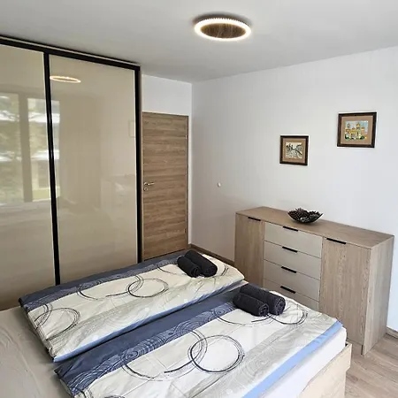 Luxury 2 Room Flat Free Parking, Pool And Wifi Apartment