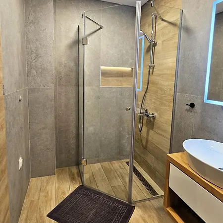 Luxury 2 Room Flat Free Parking, Pool And Wifi Apartment Varna