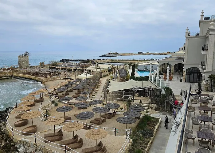 Luxury 2 Flat Free Parking, Pool And Wifi ヴァルナ