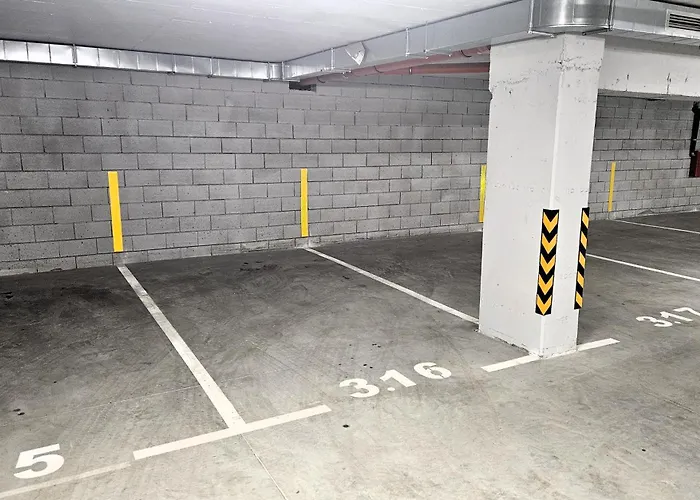 Luxury 2 Flat Free Parking, Pool And Wifi ヴァルナ