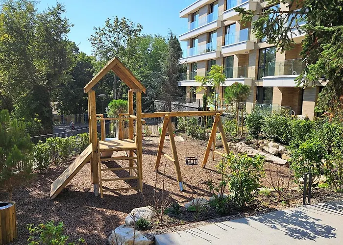 Luxury 2 Flat Free Parking, Pool And Wifi ヴァルナ